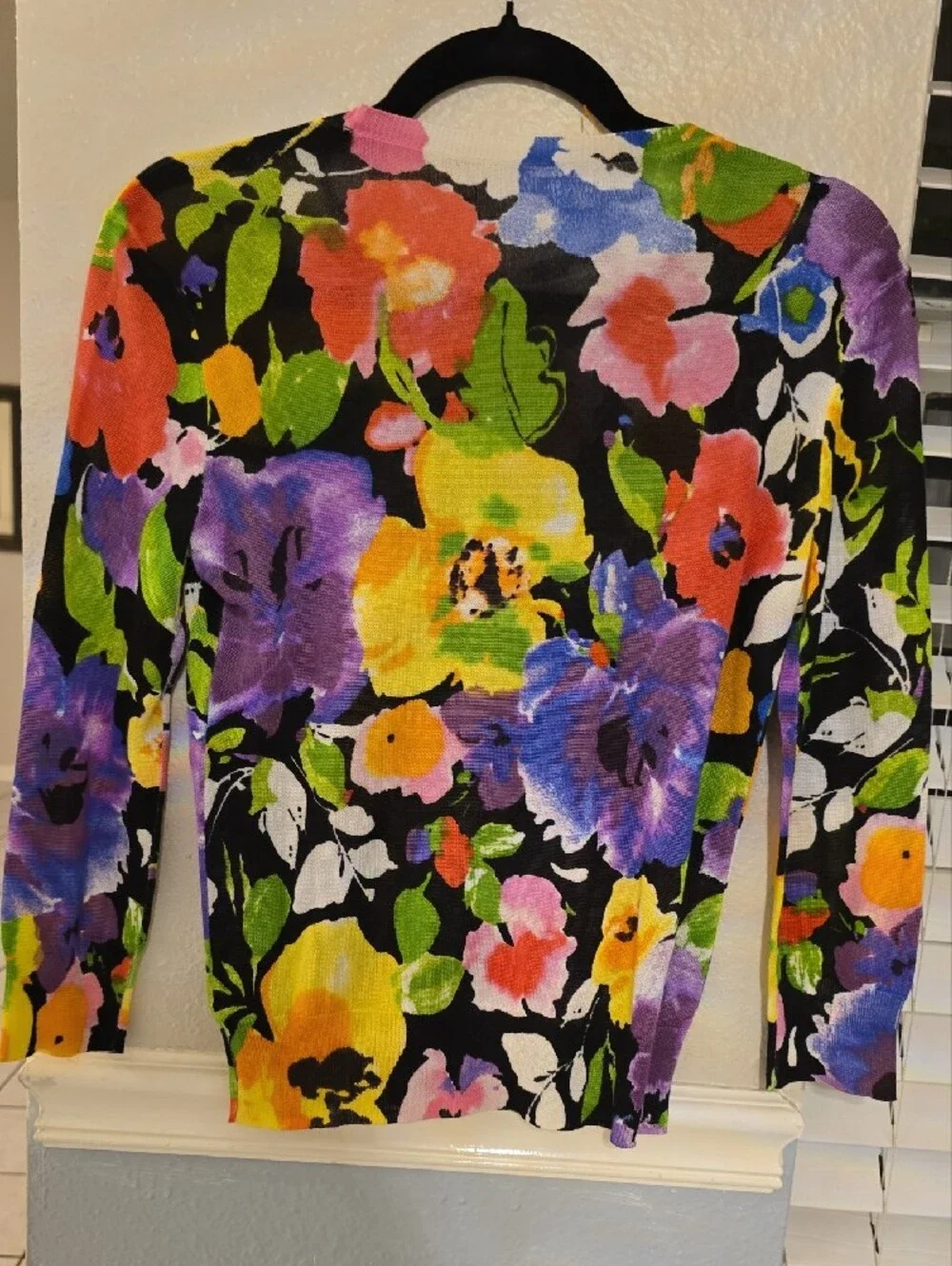 Source Unknown Black Floral Crewneck Sweater with Multicolor Blooms